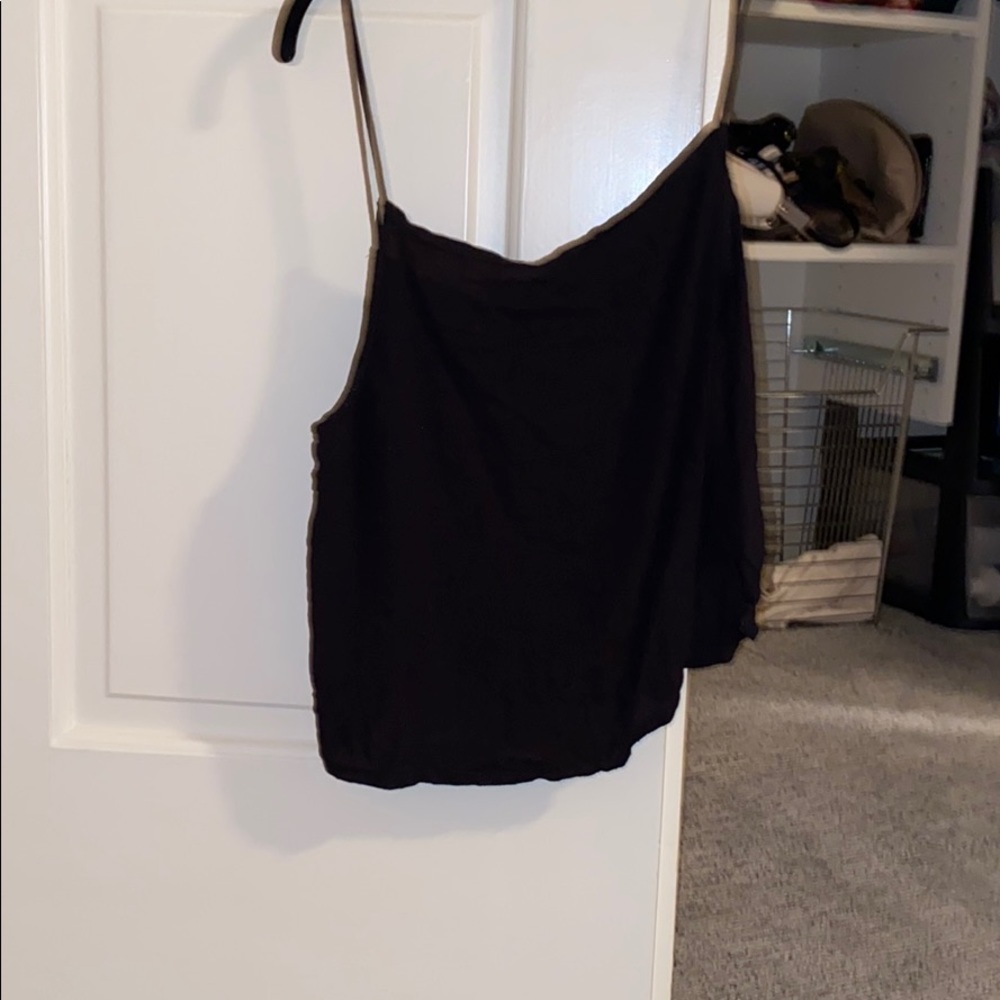 Black tank crop top